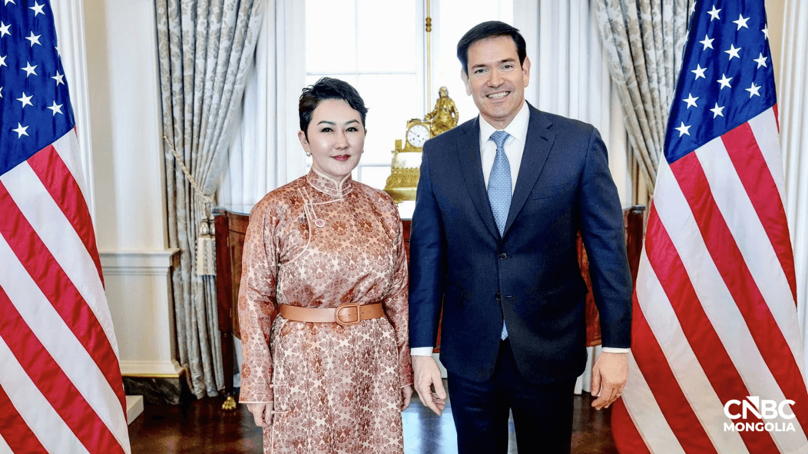 journalist-news-h2lt6